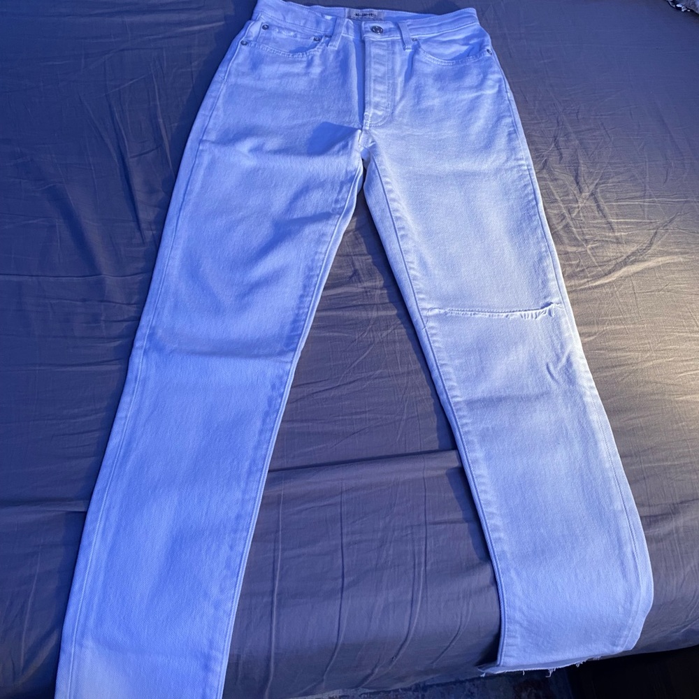 Free people. Size 24. White Jeans.
